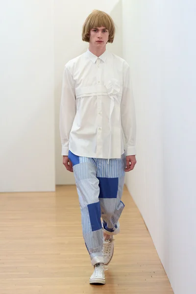 Look 15